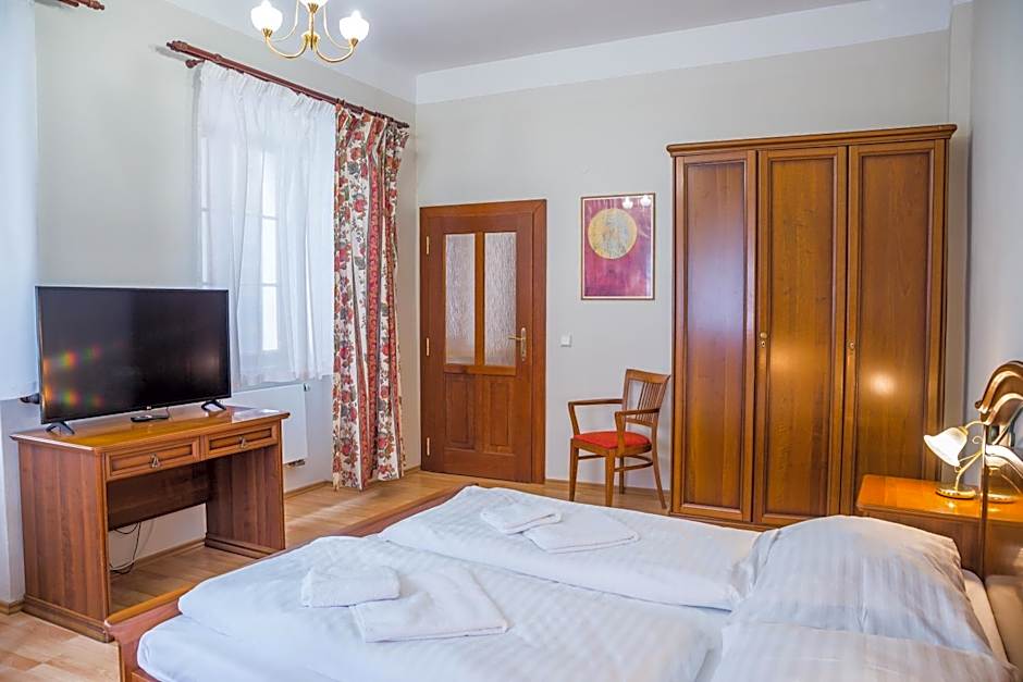 Hostel Little Quarter