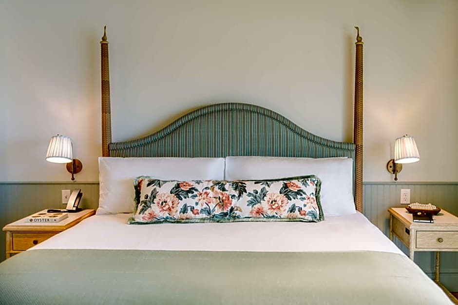 Photo 1 of 3 of 1 King Bed