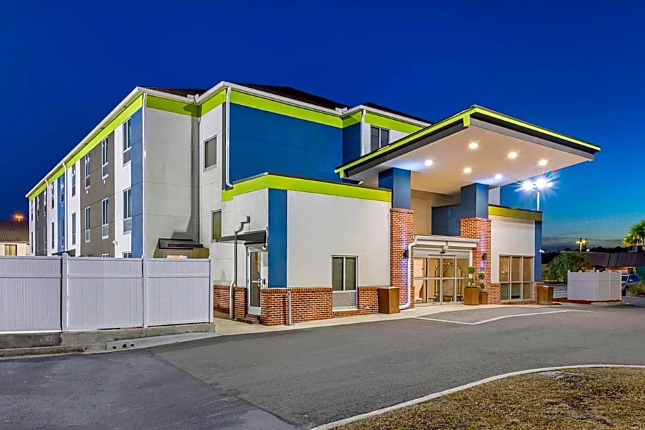 Comfort Inn & Suites Brunswick I-95