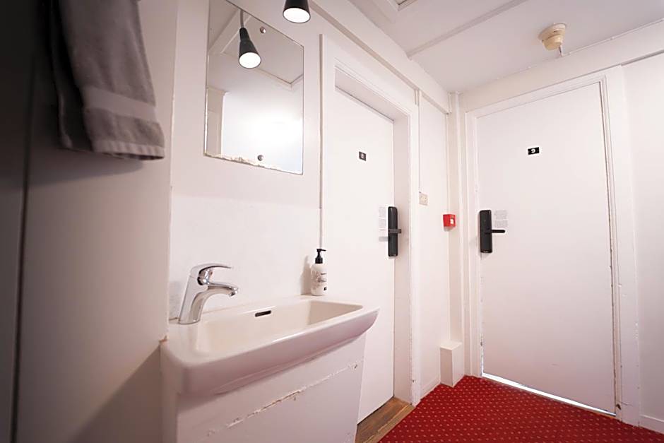 1908 Hostel by Tröll