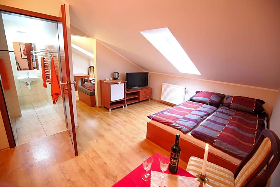 Photo 1 of 3 of Quadruple Room