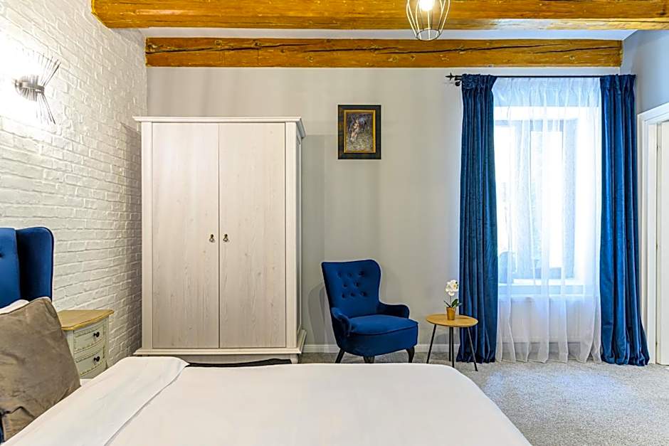 Dallure Boutique - Central, Self Check In