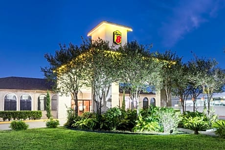 Super 8 by Wyndham San Antonio at I-10