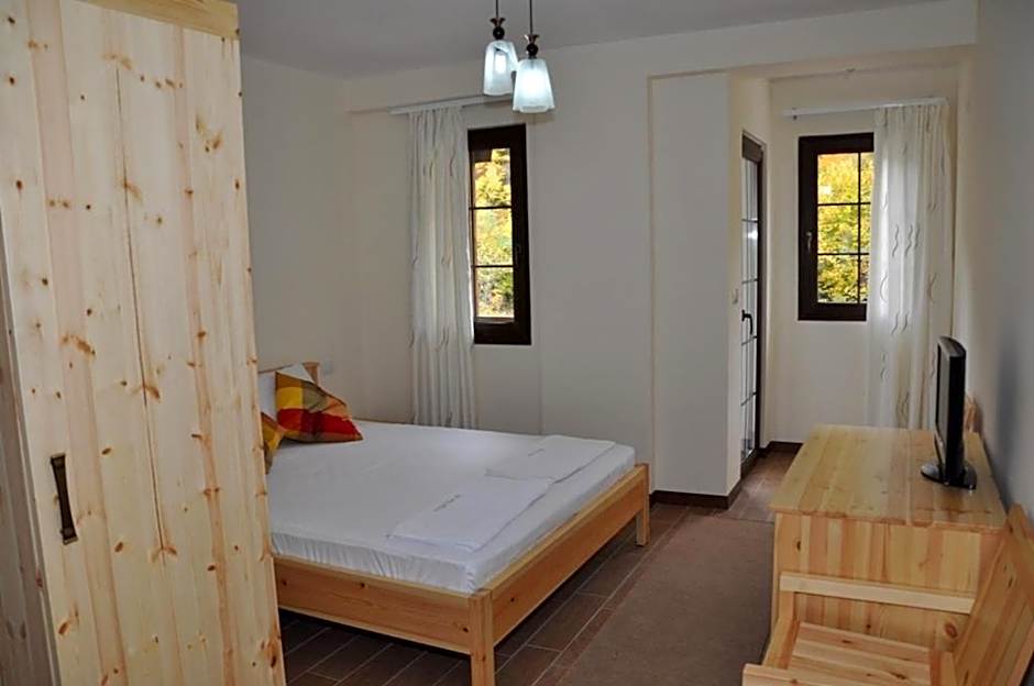 Photo 1 of 8 of Double Room
