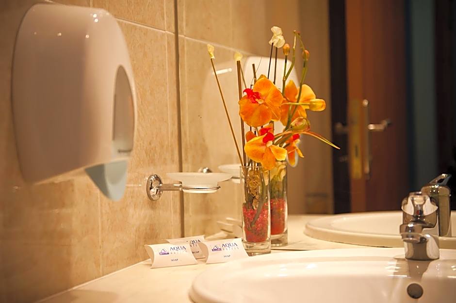 Aqua Hotel