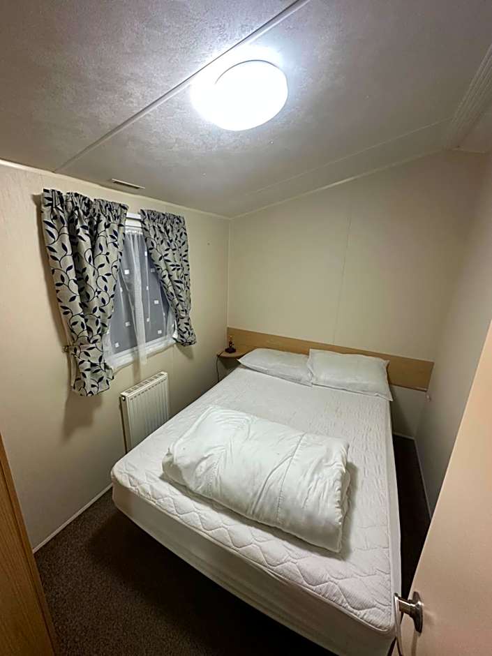 Sunnymede E11 Keyshare Holiday lets 8 Berth