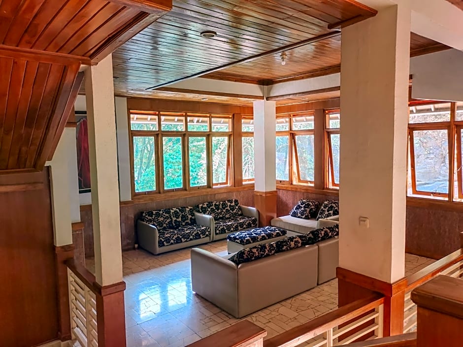 Tirtasari Nice Guesthouse 2 by ZUZU