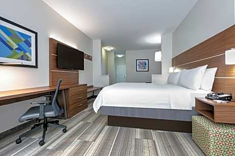 King Suite - Non-Smoking