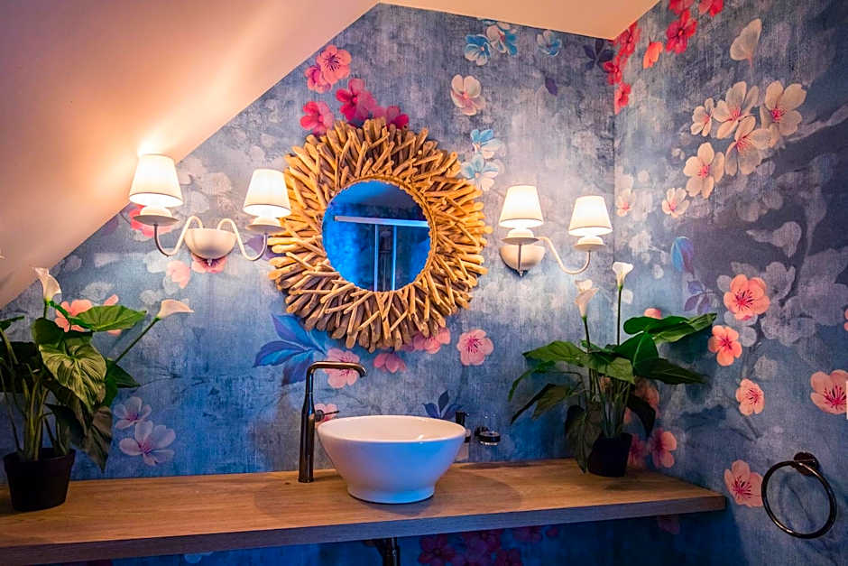 The Henry Self Check-In Guesthouse