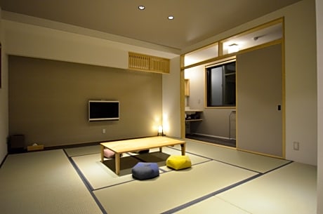 Japanese Style Room with 10 Tatami and Shared Bathroom