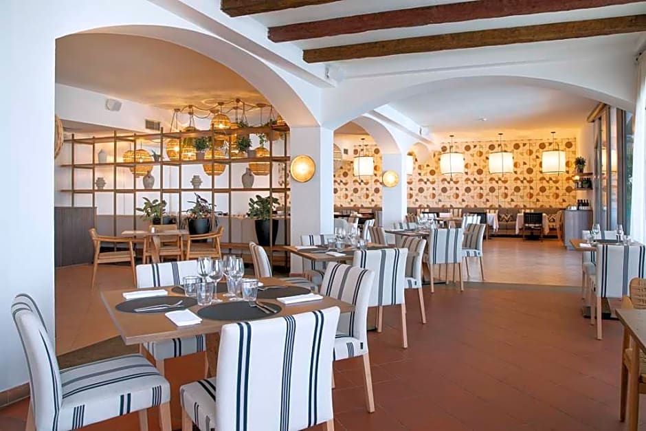 Mangia's Santa Teresa Sardinia, Curio Collection by Hilton