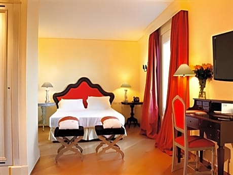 Glam Room
