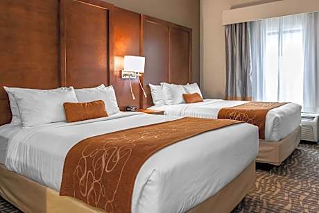 2 Queen Beds, Suite, Nonsmoking