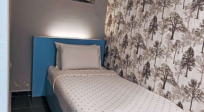 Kozi Hotel - Bukit Indah