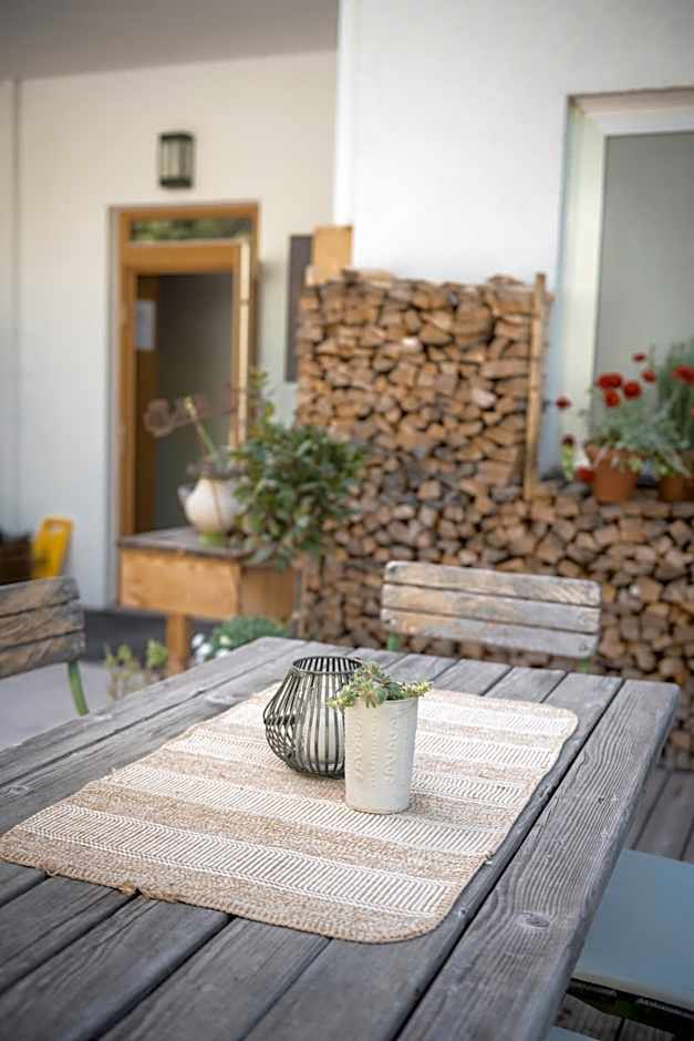 Hotel Zur Schanz – Ebbs, MO