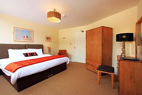 Double Room with Breakfast