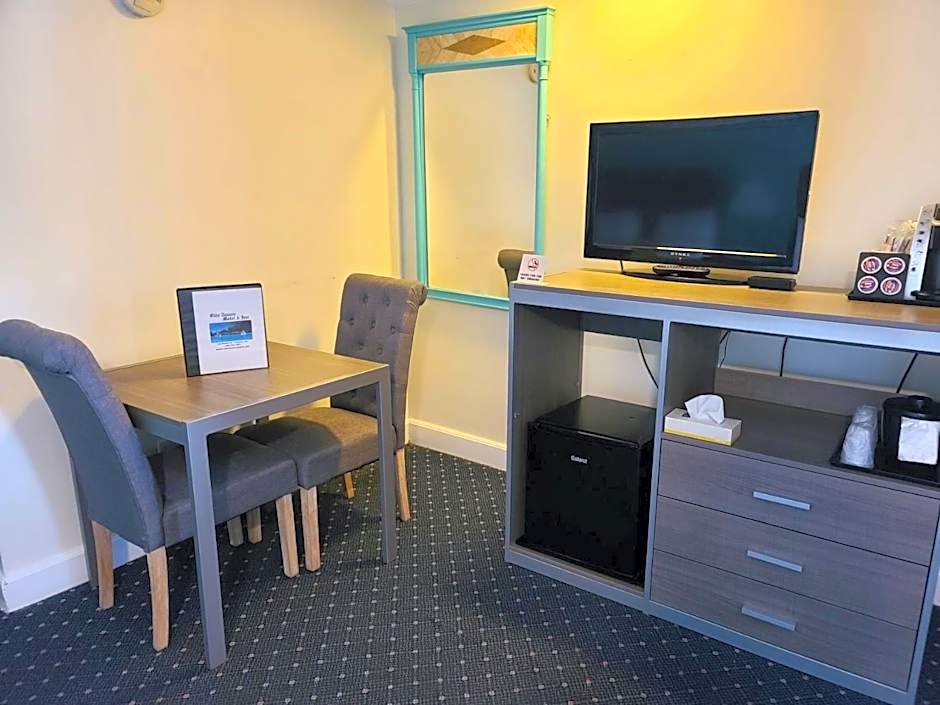 Olde Tavern Motel and Inn - Cape Cod