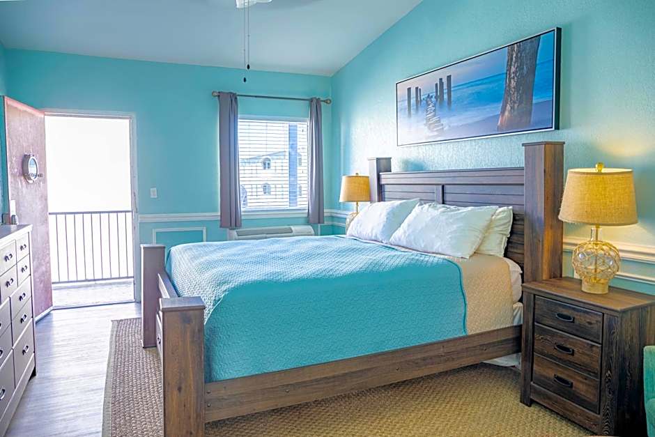 Sea And Breeze Hotel And Condo