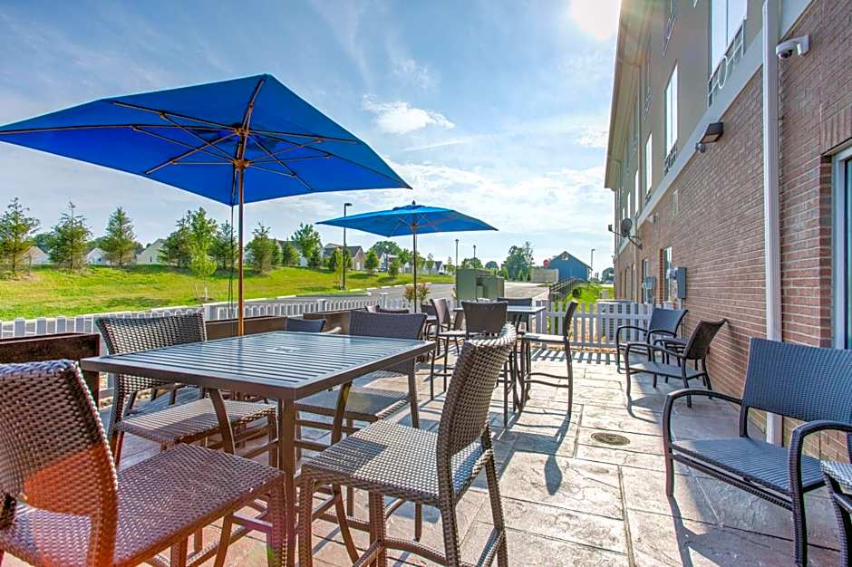 Holiday Inn Express & Suites Lancaster East - Strasburg By IHG