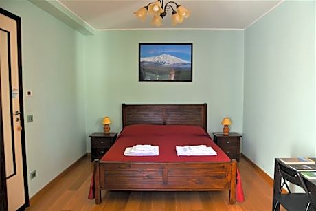 Quadruple Room with Private Bathroom