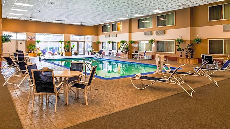 Rock Island Inn & Suites Marshalltown