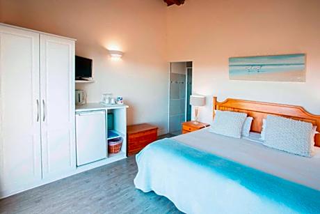 Double or Twin Room with Sea View