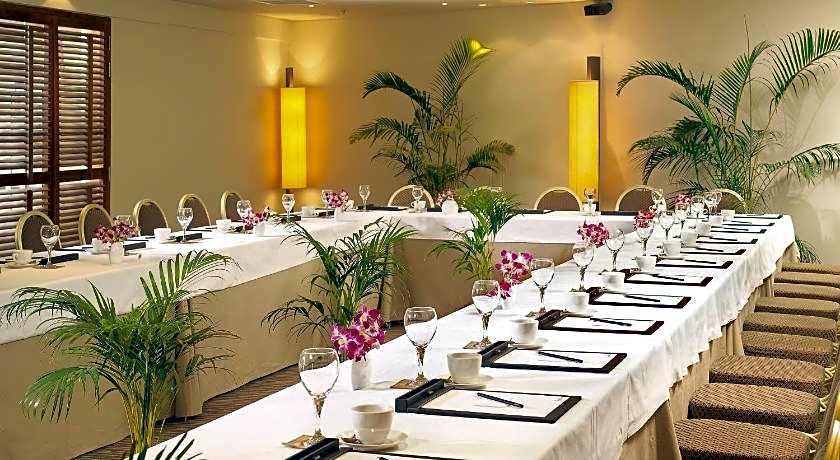 Radisson Blu Dhaka Water Garden