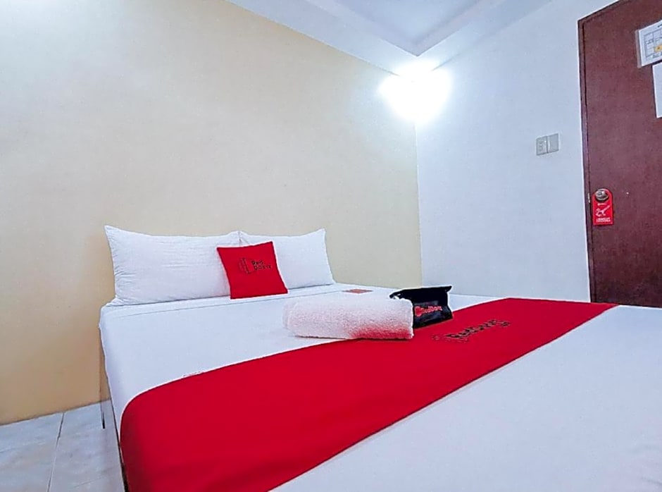 RedDoorz near Notre Dame of Dadiangas University