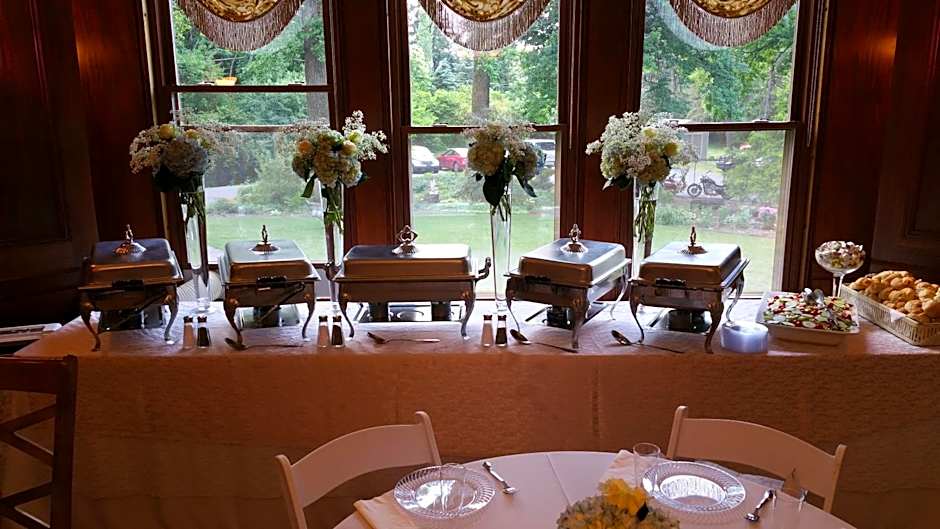 The Inn at Ragged Edge