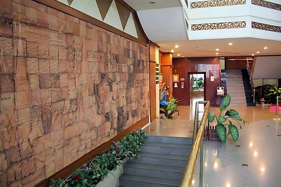 Jp Emerald Hotel