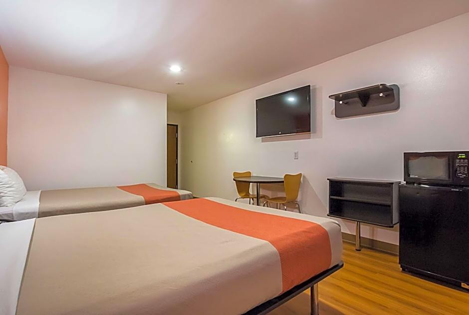 Motel 6-Marshalltown, IA