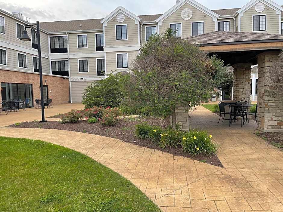 Staybridge Suites Milwaukee West-Oconomowoc By IHG