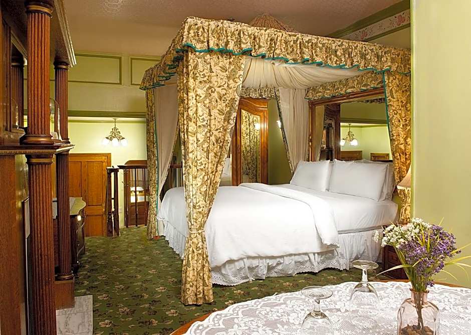 Doryman's Oceanfront Inn