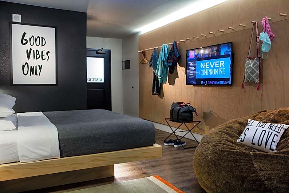 Moxy by Marriott Phoenix Tempe/ASU Area