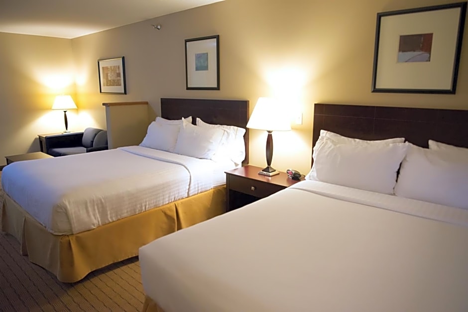 Holiday Inn Express Devils Lake By IHG