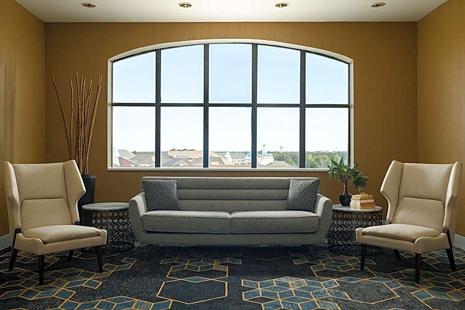 Courtyard by Marriott Long Island MacArthur Airport