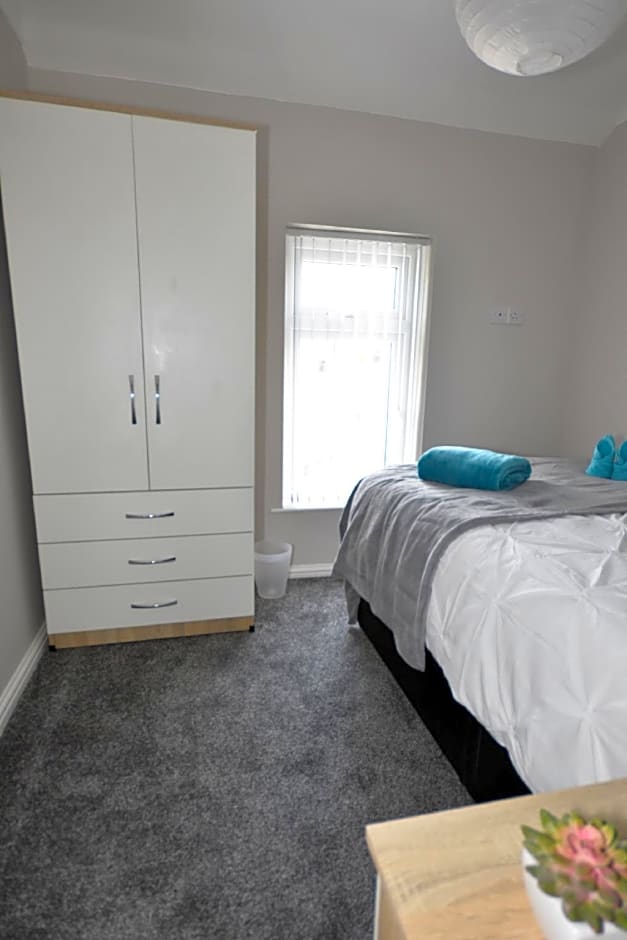 Townhouse @ 32 Penkhull New Road Stoke