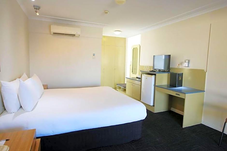 Stay at Alice Springs Hotel