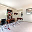 Super 8 by Wyndham Deerfield/Northbrook