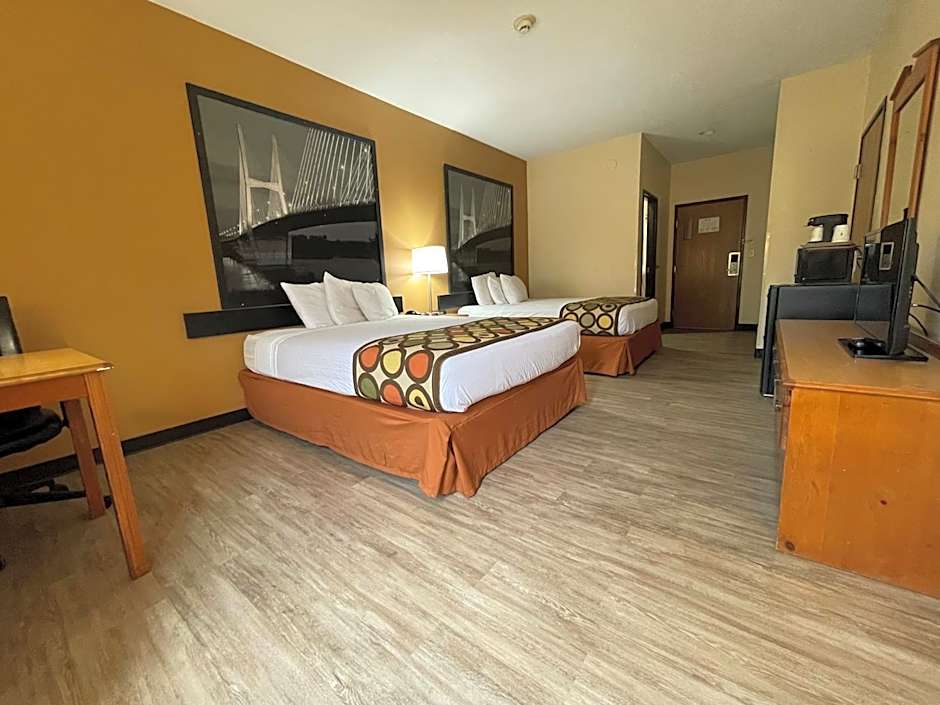 Super 8 by Wyndham Pevely