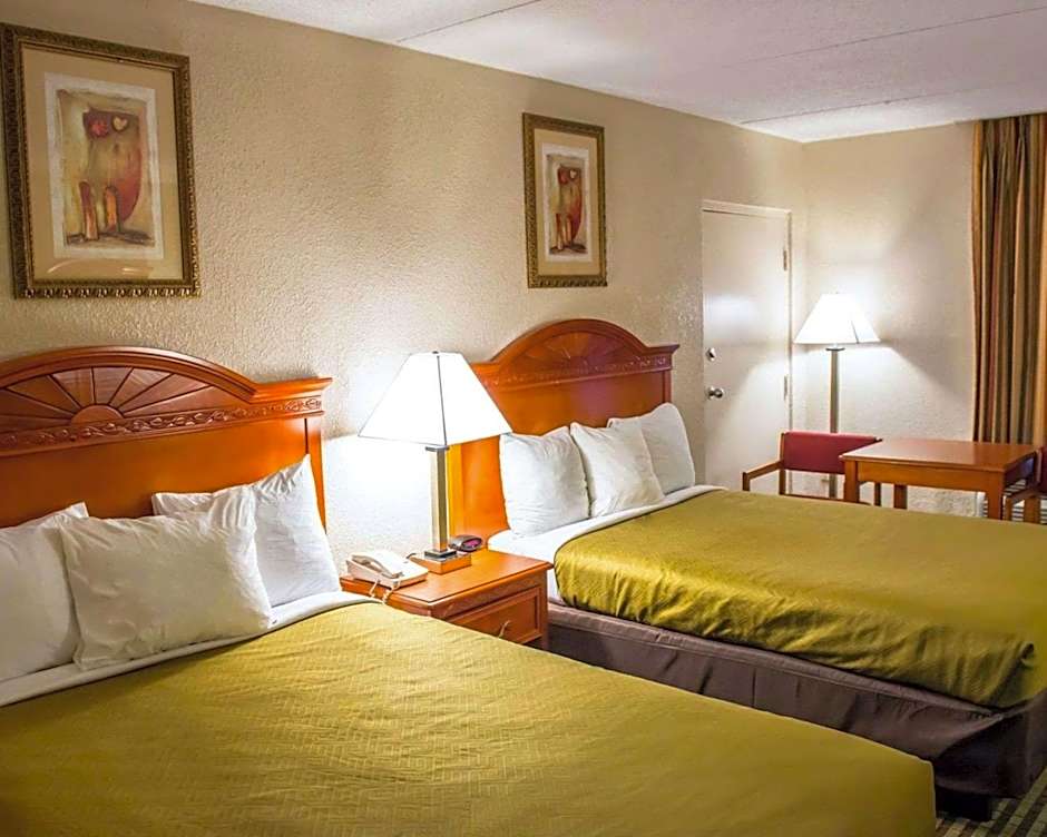 Econo Lodge Panama City