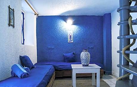 Standard Double Room with Shared Bathroom