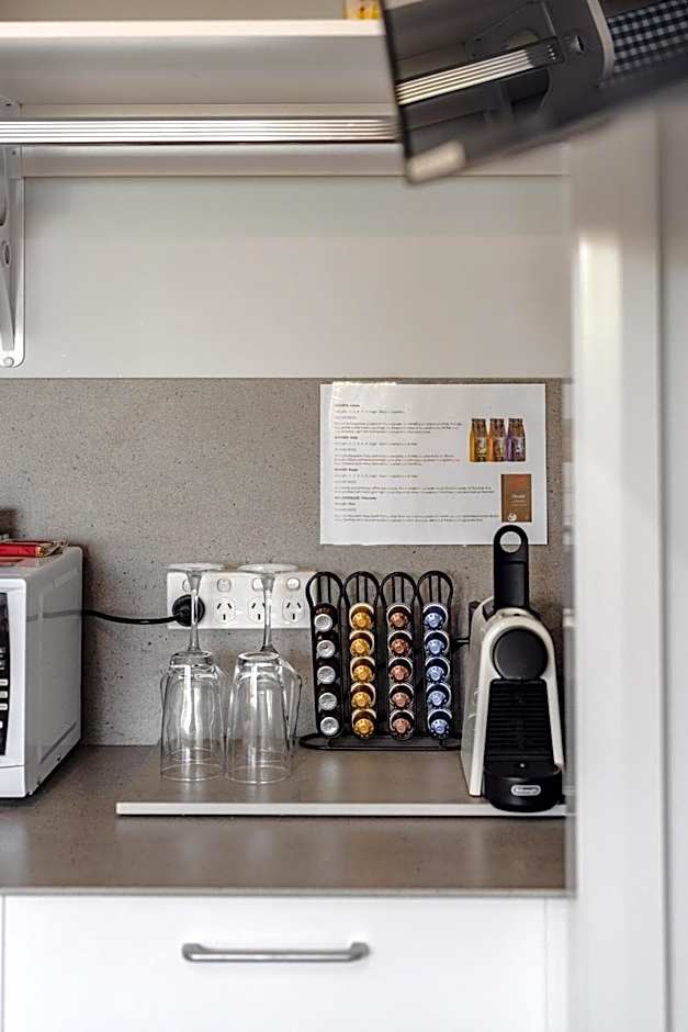 Mala Retreat Chardonnay Studio Immaculate and Comfortable