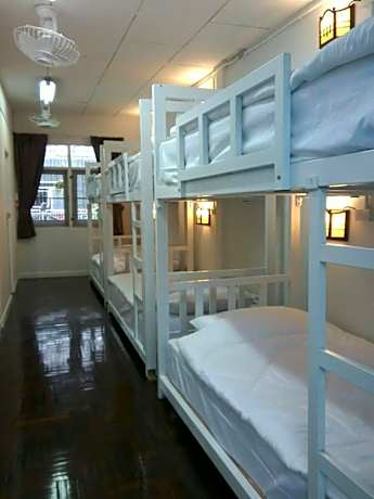 Bunk Bed in Female Dormitory Room (8 Adults)
