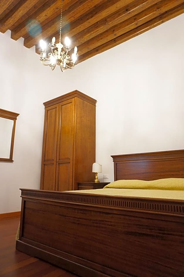 B&B Nina – Venice, GA