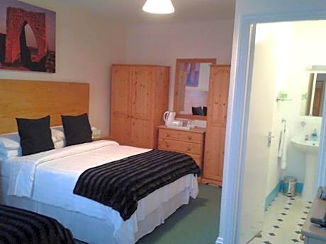 Comfort Triple Room with Shower