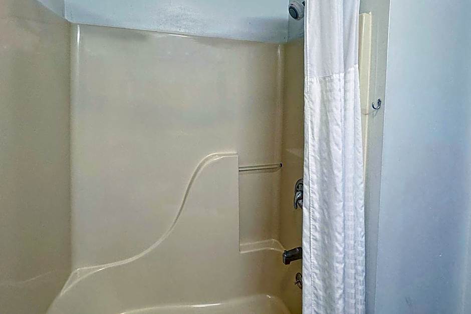 FairBridge Inn & Suites Batavia-Darien Amusement Park