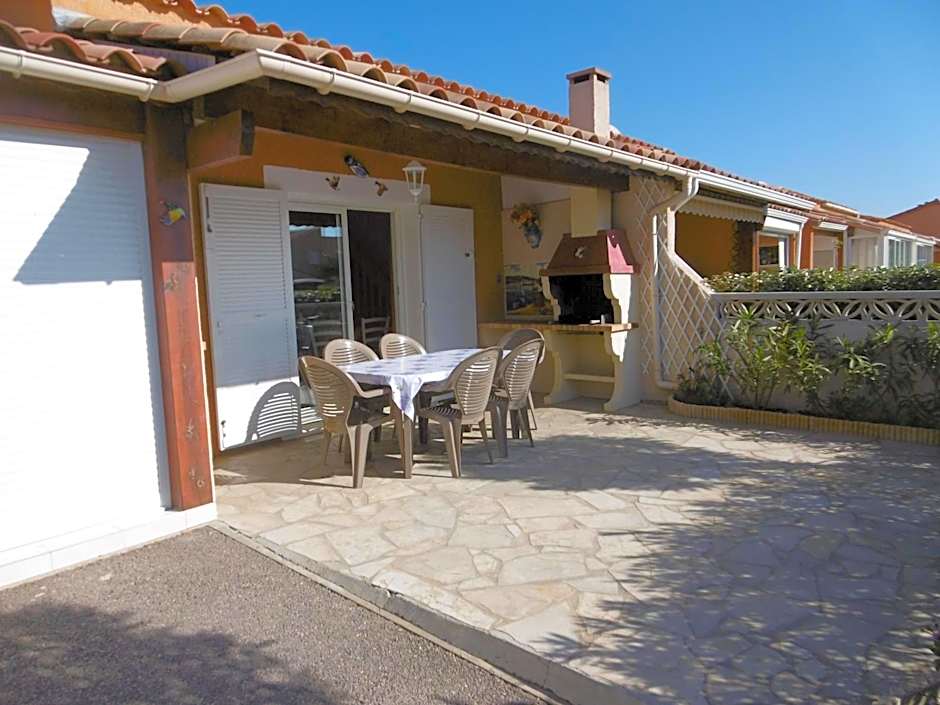 HOLIDAYLAND BAIE DES OLIVIERS VILLA 36m2 1chambre fermée 6 couchages ou VILLA 41M2 2chambres fermées 7 couchages