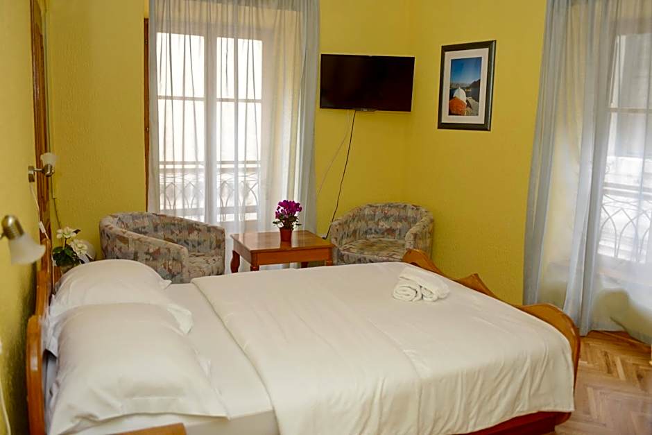 Photo 1 of 6 of Double Room