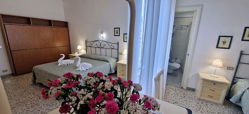 Hotel Dora